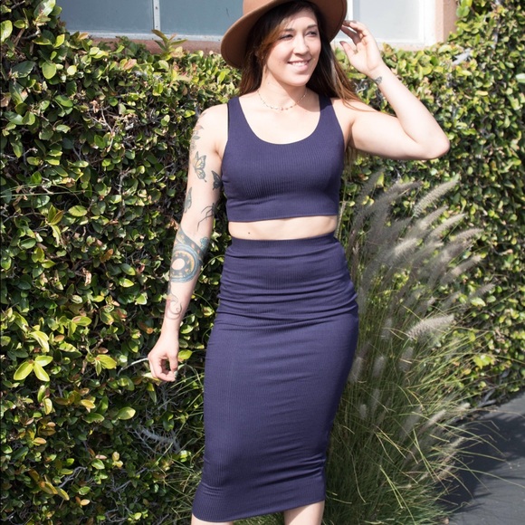 CROP TOP SKIRT SET - Picture 2 of 4